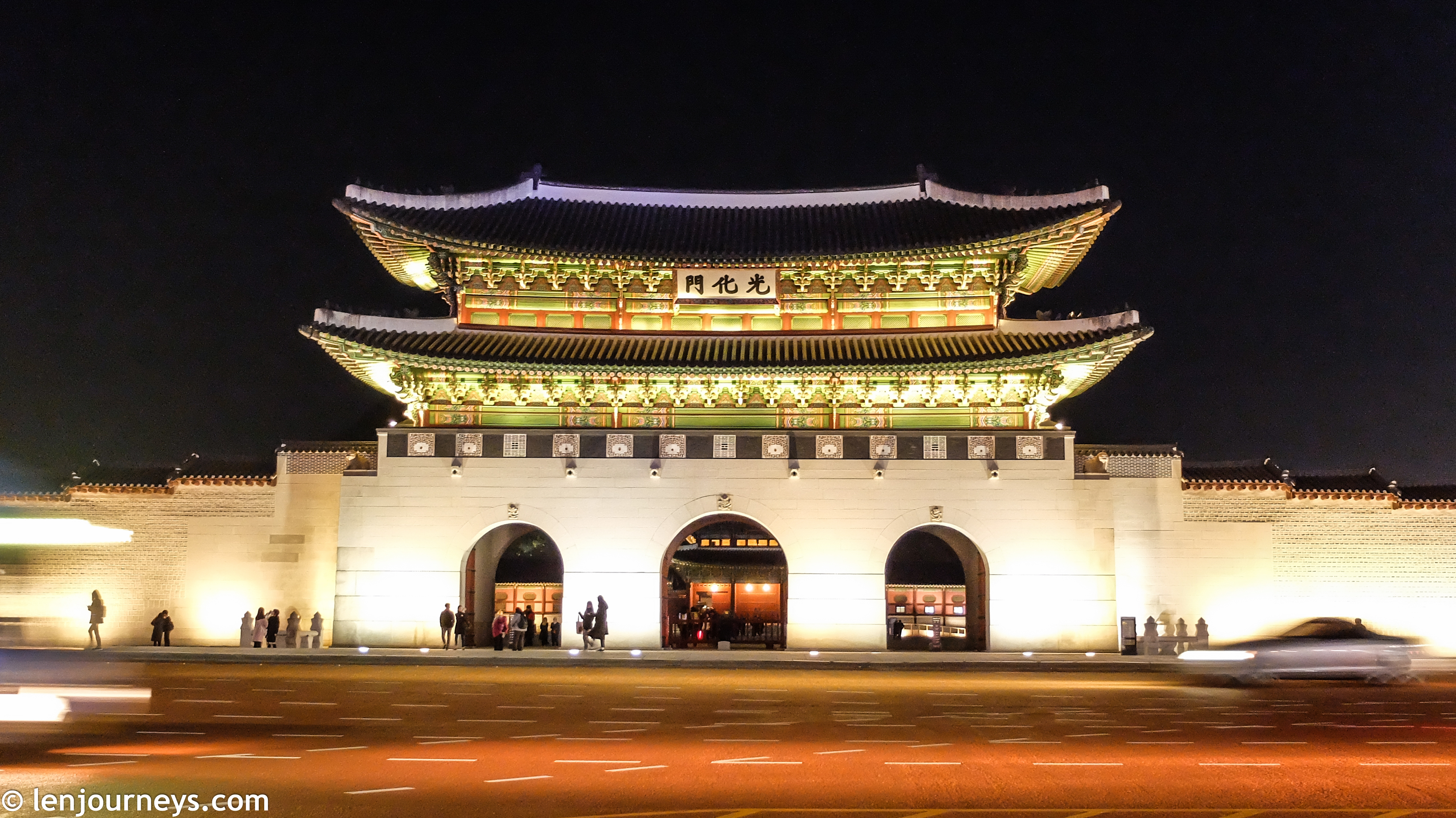 Gwanghwamun - The palace's main entrance