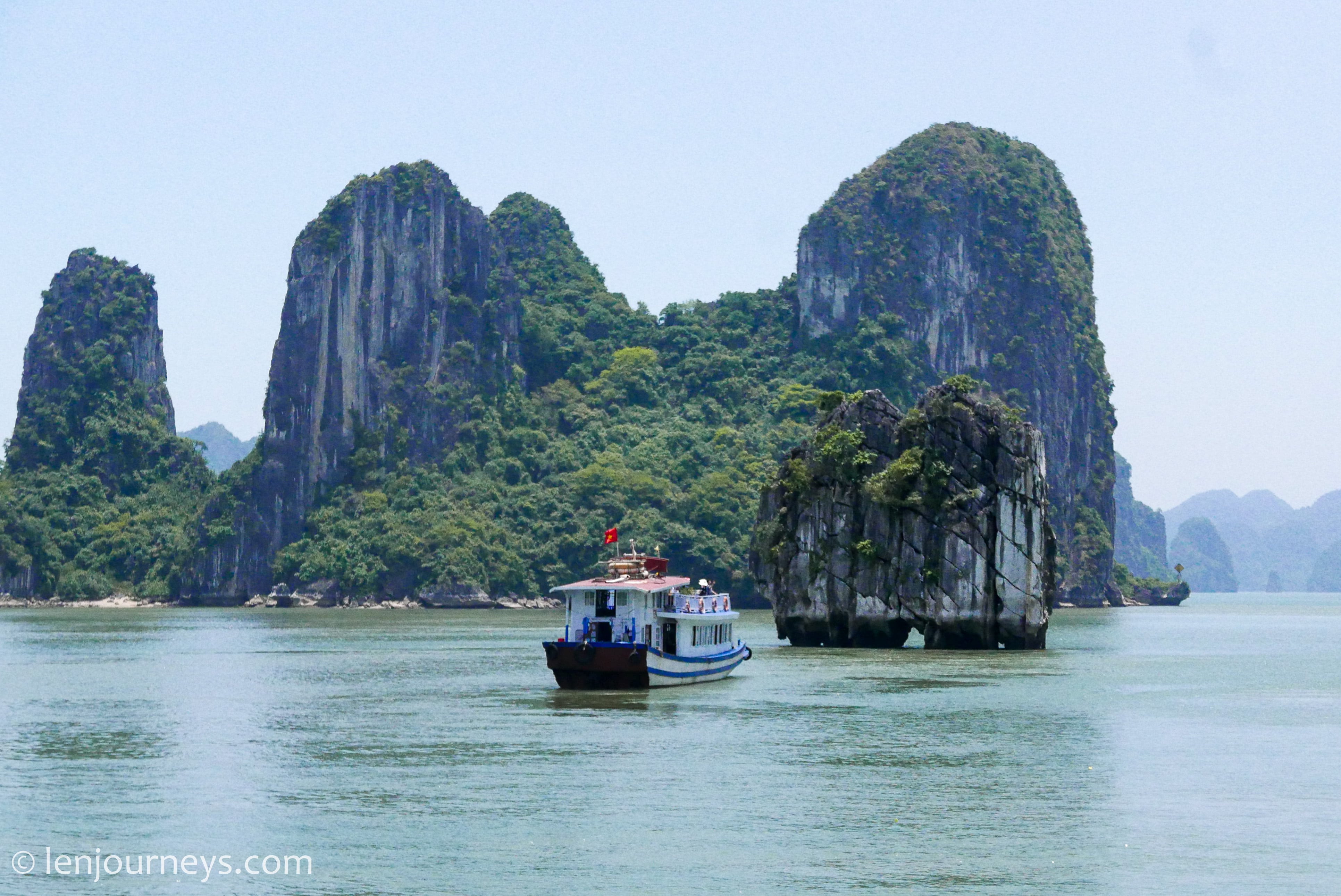 Incense Burner - one of the most popular islets in Halong Bay. This islet is even featured on the 200,000 VND note.