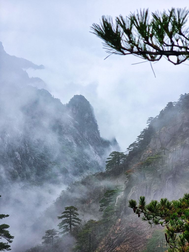 Mount Huangshan in the fog